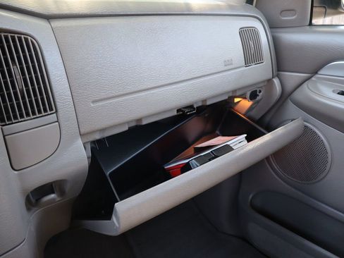 Used 2005 Dodge Ram 2500 Truck SLT image 35