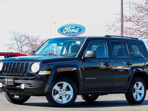 Used 2014 Jeep Patriot Latitude image 1