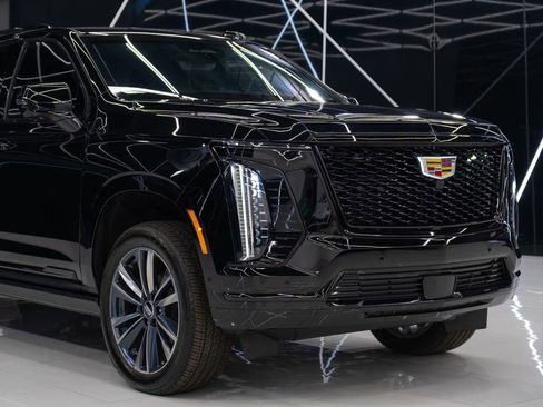 Used 2026 Cadillac Escalade ESV Sport image 5