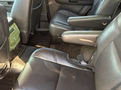 Used 2014 GMC Yukon Denali image 8