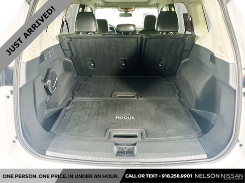 Certified 2025 Nissan Rogue Platinum w/ Tech Package image 28