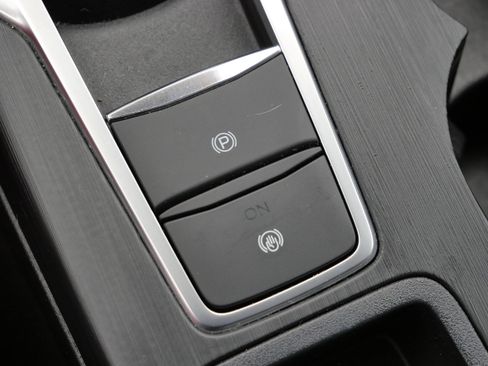 Used 2023 Ford Escape Platinum image 28