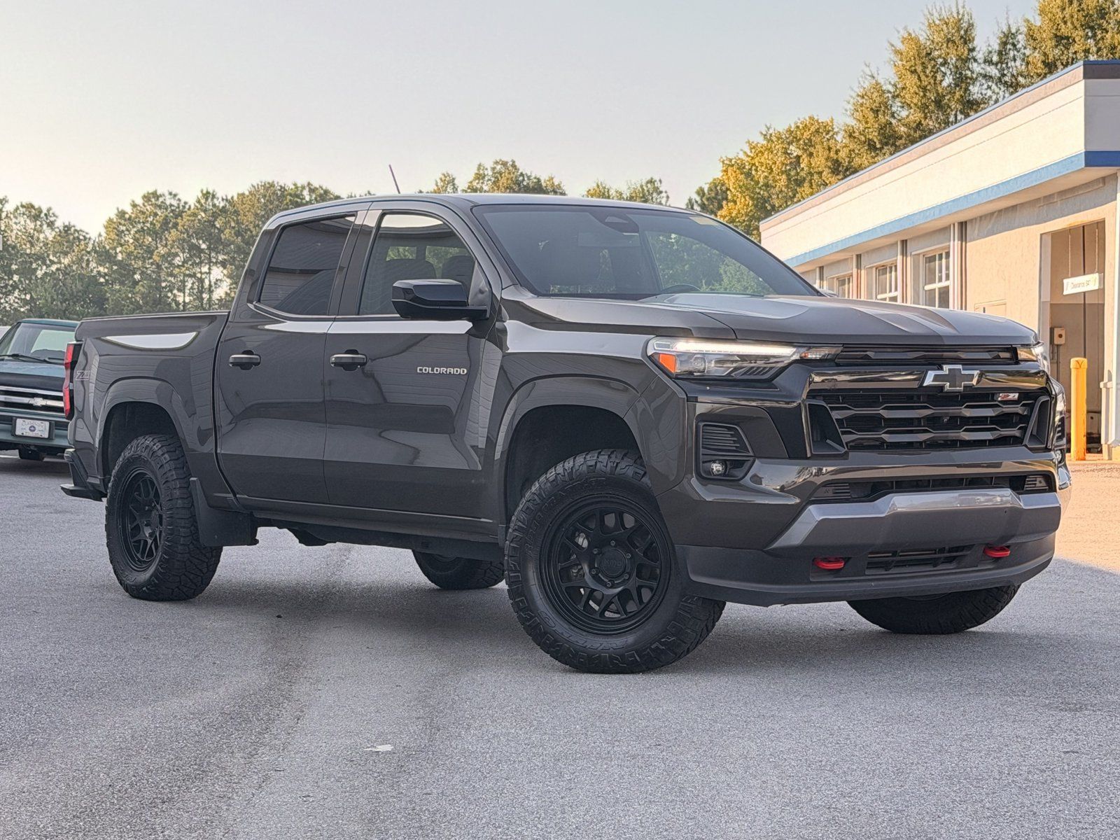 Used 2023 Chevrolet Colorado Z71 w/ Z71 Convenience Package 2 AWD/4WD image 2