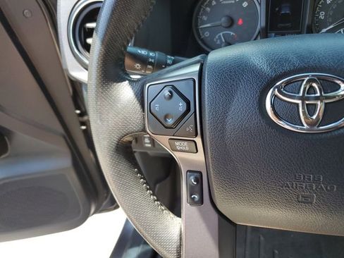 Used 2019 Toyota Tacoma TRD Off-Road AWD/4WD image 30