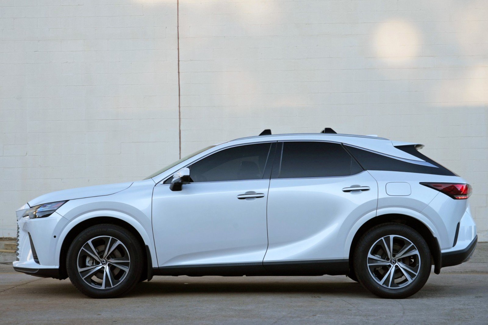 Used 2024 Lexus RX 350h w/ Convenience Package AWD/4WD image 9