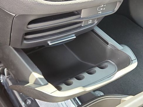 New 2026 Chrysler Pacifica Select image 30