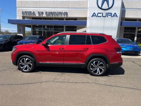 Used 2023 Volkswagen Atlas SEL AWD/4WD image 4