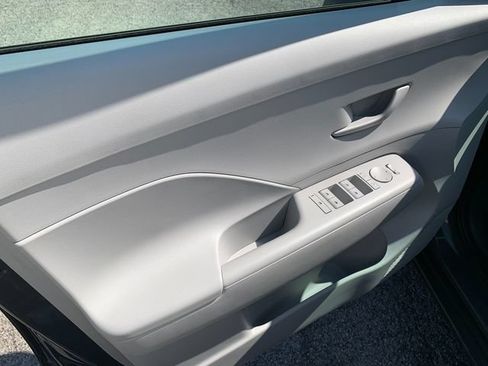 Certified 2025 Hyundai Kona SEL AWD/4WD image 21