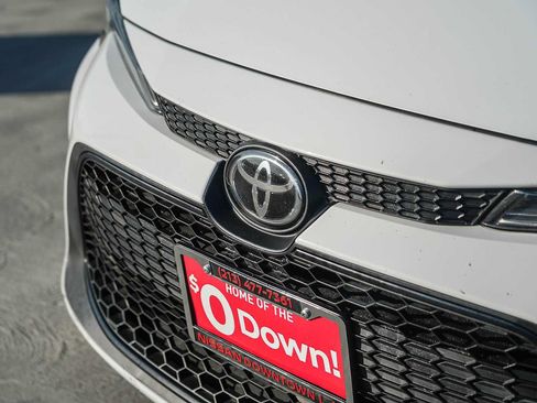 Used 2022 Toyota Corolla LE FWD image 3