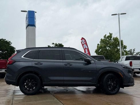 Used 2025 Honda CR-V Sport image 3