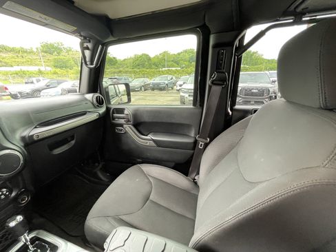 Used 2016 Jeep Wrangler Unlimited Sport w/ Quick Order Package 24S AWD/4WD image 28