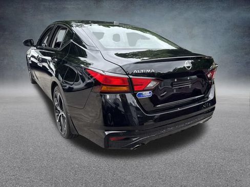 Used 2024 Nissan Altima 2.5 SR FWD image 11