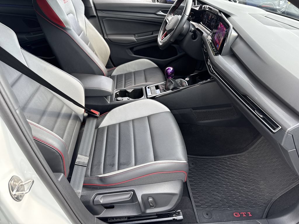 Used 2024 Volkswagen GTI SE FWD image 13