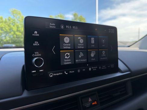 Certified 2025 Honda Pilot Elite image 32