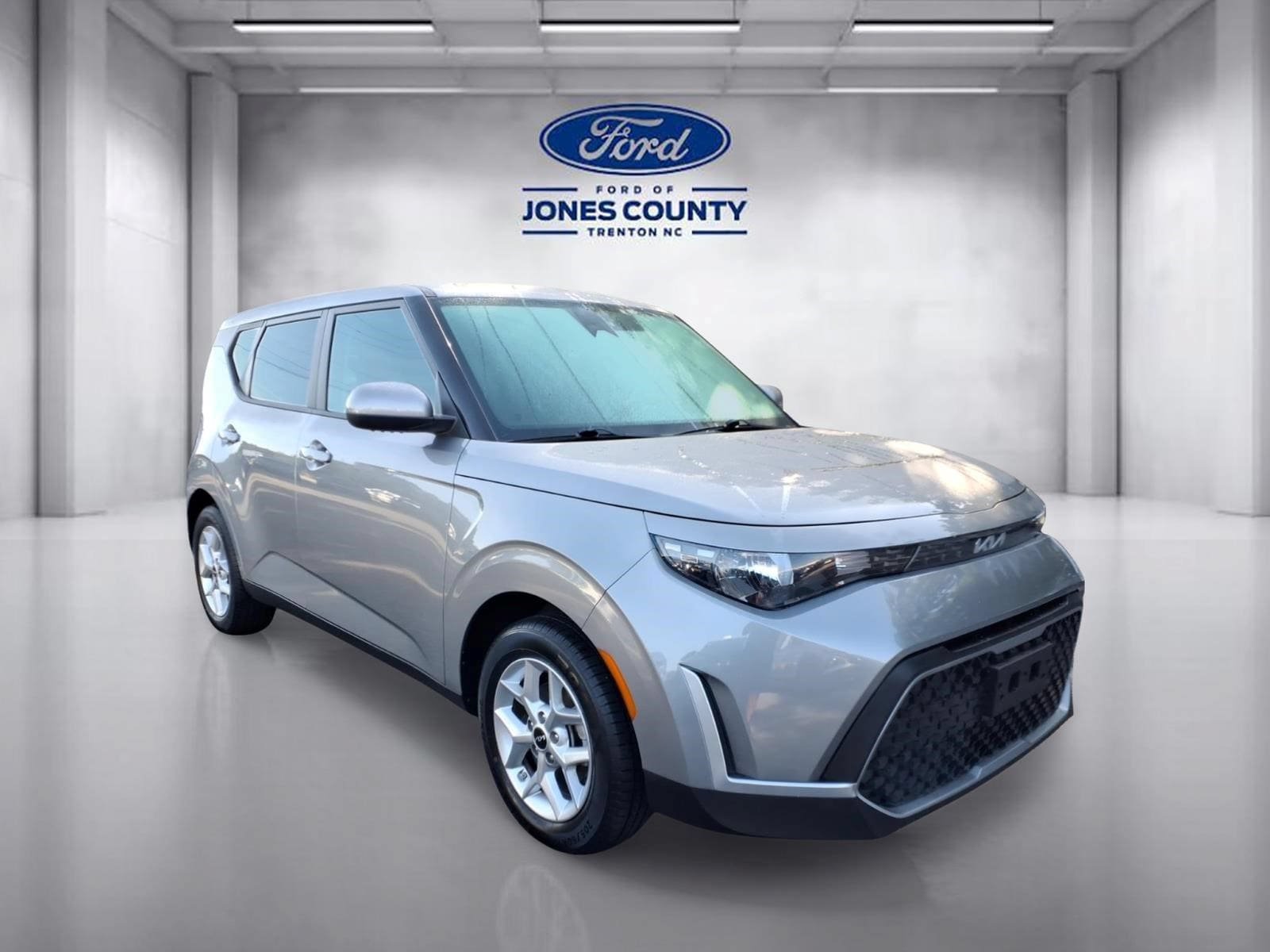Used 2024 Kia Soul LX w/ LX Technology Package FWD image 1
