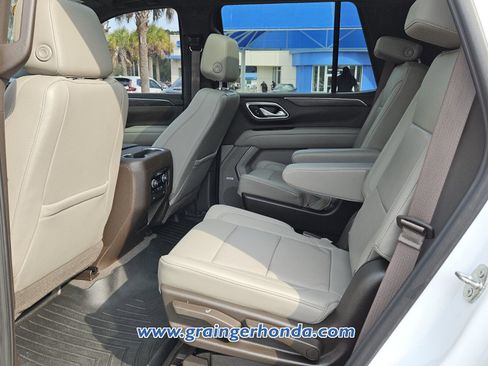 Used 2021 Chevrolet Tahoe Z71 w/ Z71 Signature Package image 11