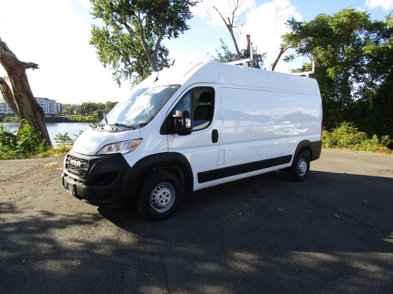 Used 2024 RAM ProMaster 2500 w/ Premium Convenience Group FWD image 2