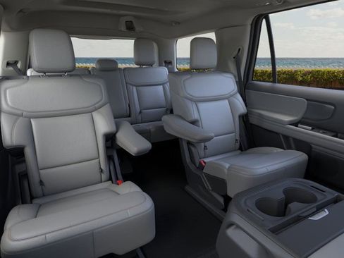 New 2025 Ford Expedition Active image 11