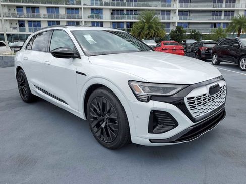 Certified 2024 Audi Q8 e-tron Prestige w/ Prestige Package AWD/4WD image 8
