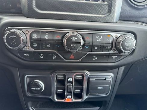 Used 2021 Jeep Wrangler Unlimited Sport AWD/4WD image 15