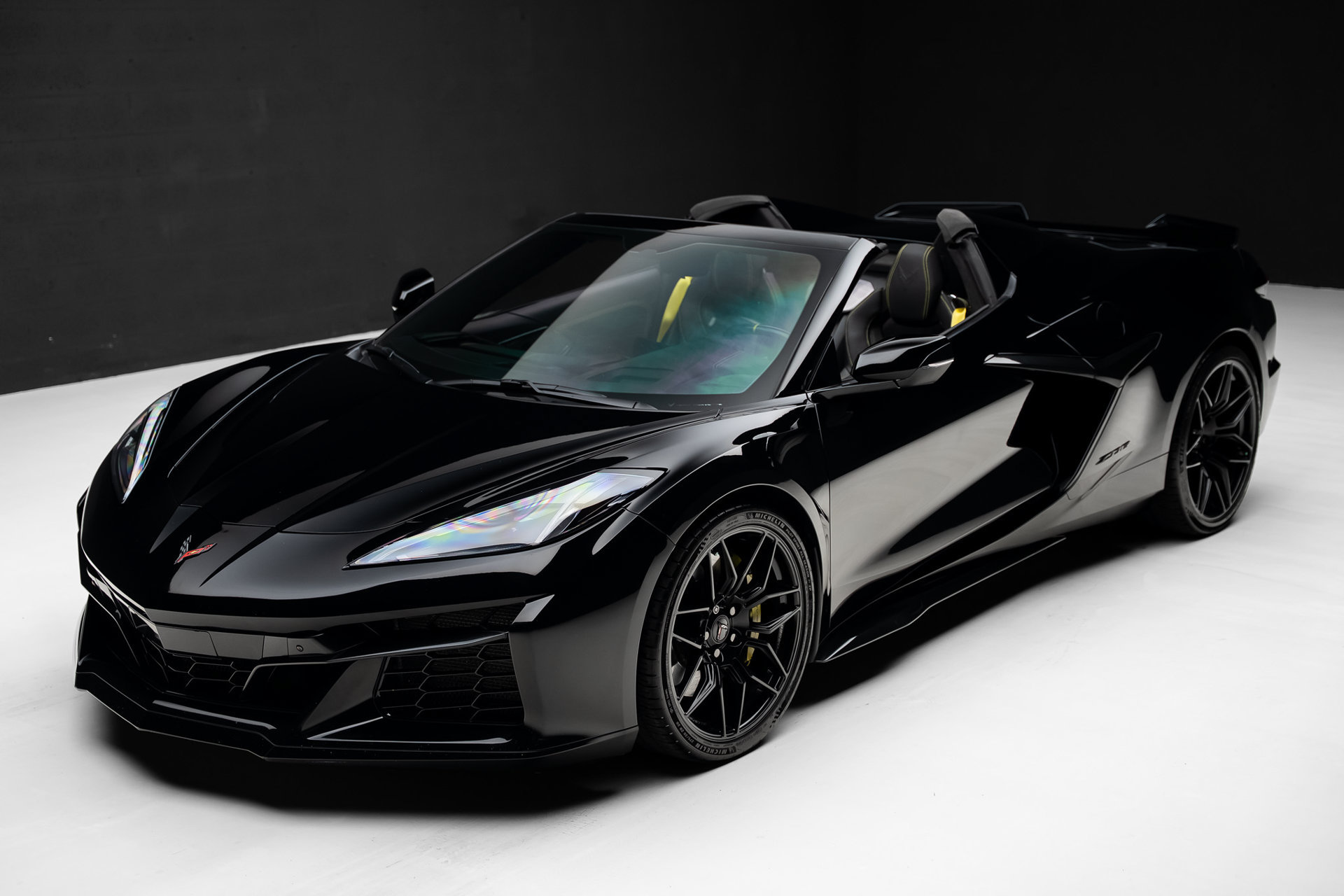 Used 2023 Chevrolet Corvette Z06 w/ Stealth Interior Trim Package RWD image 7