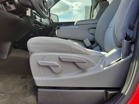 Used 2018 Chevrolet Silverado 1500 Custom w/ Custom Convenience Package RWD image 19