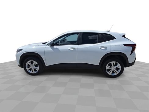 Used 2025 Chevrolet Trax LS image 5