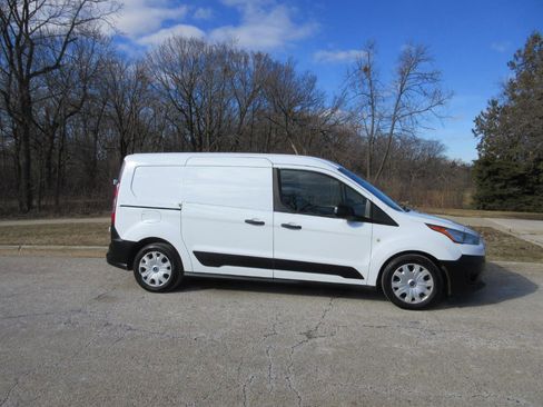 Used 2019 Ford Transit Connect XL image 4