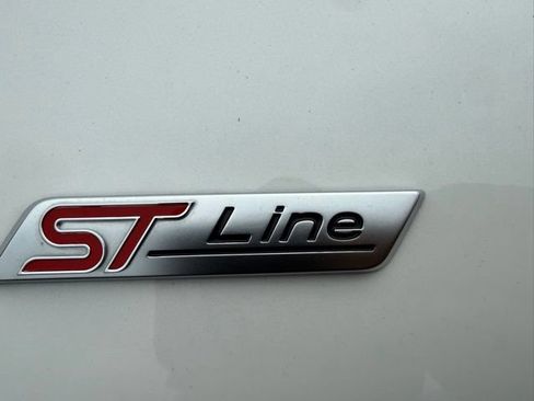 Used 2025 Ford Explorer ST-Line w/ ST-Line Street Pack AWD/4WD image 4