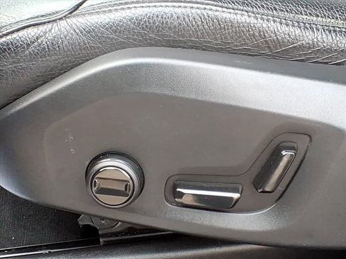 Used 2020 Volvo XC90 T6 Momentum w/ Protection Package Premier image 10