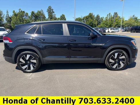 Used 2024 Volkswagen Atlas Cross Sport SE AWD/4WD image 8