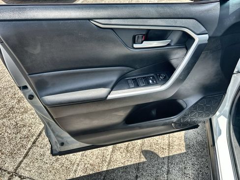 Used 2023 Toyota RAV4 XLE FWD image 21