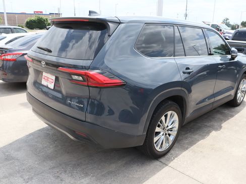 Used 2024 Toyota Grand Highlander AWD image 10