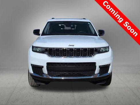 Used 2022 Jeep Grand Cherokee L Limited image 9