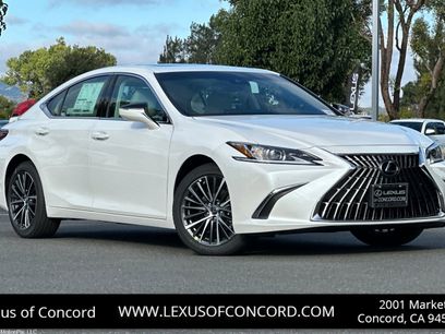New 2025 Lexus ES 300h w/ Premium Package