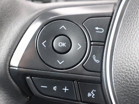 Certified 2024 Toyota Corolla Cross XLE image 24