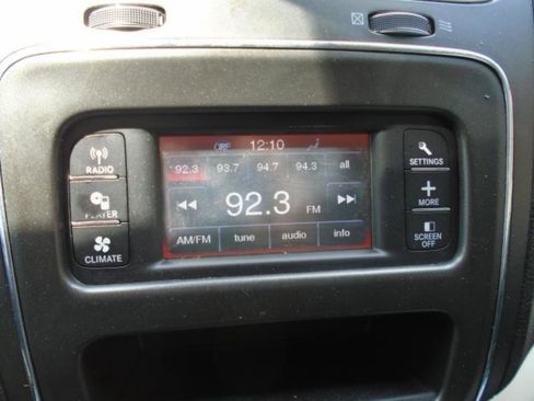 Used 2017 Dodge Journey SE w/ Flexible Seating Group image 15