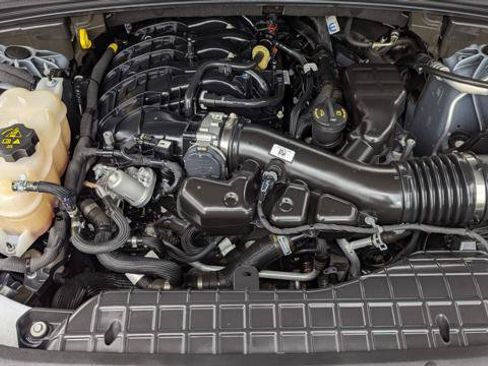 Used 2024 Jeep Grand Cherokee Laredo RWD image 29