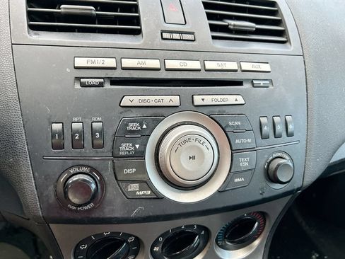 Used 2011 MAZDA MAZDA3 i Sport FWD image 19