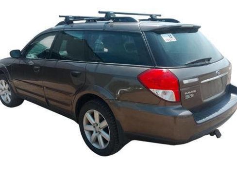 Used 2009 Subaru Outback 2.5i Special Edition AWD/4WD image 3