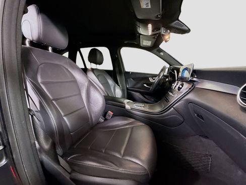 Used 2020 Mercedes-Benz GLC 300 image 29