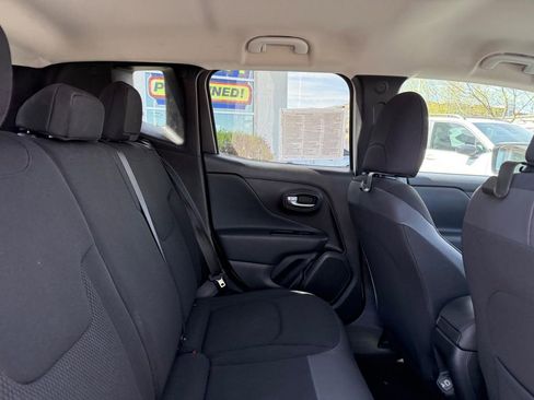 Used 2019 Jeep Renegade Altitude w/ Quick Order Package 2XM FWD image 10