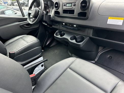 Used 2025 Mercedes-Benz Sprinter 2500 image 14