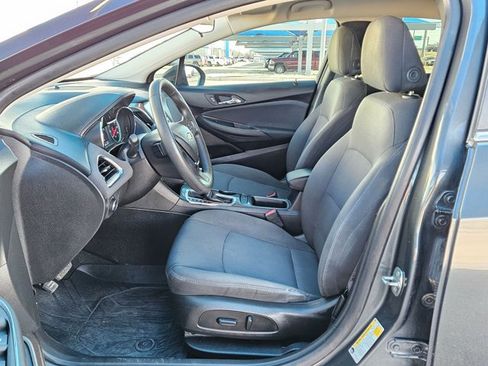 Used 2018 Chevrolet Cruze LT w/ Convenience Package image 15