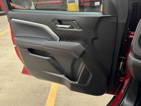 Used 2024 Chevrolet Colorado Z71 w/ Safety Package image 24