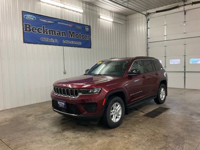 Used 2024 Jeep Grand Cherokee Laredo