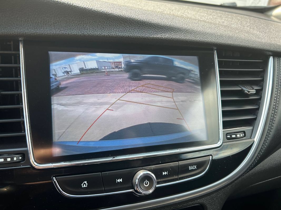 Used 2020 Buick Encore Preferred AWD/4WD image 10