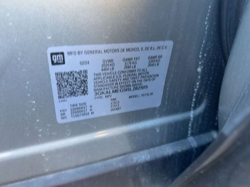 Used 2024 GMC Terrain SLE image 9