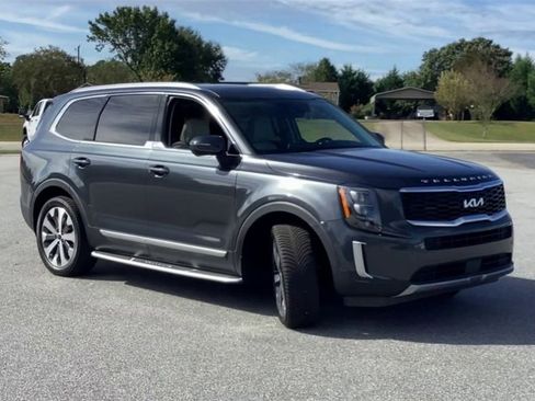 Used 2022 Kia Telluride EX w/ EX Premium Package image 2