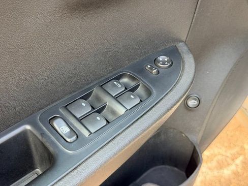 Used 2011 Chevrolet Malibu LT w/ Power Convenience Package FWD image 16